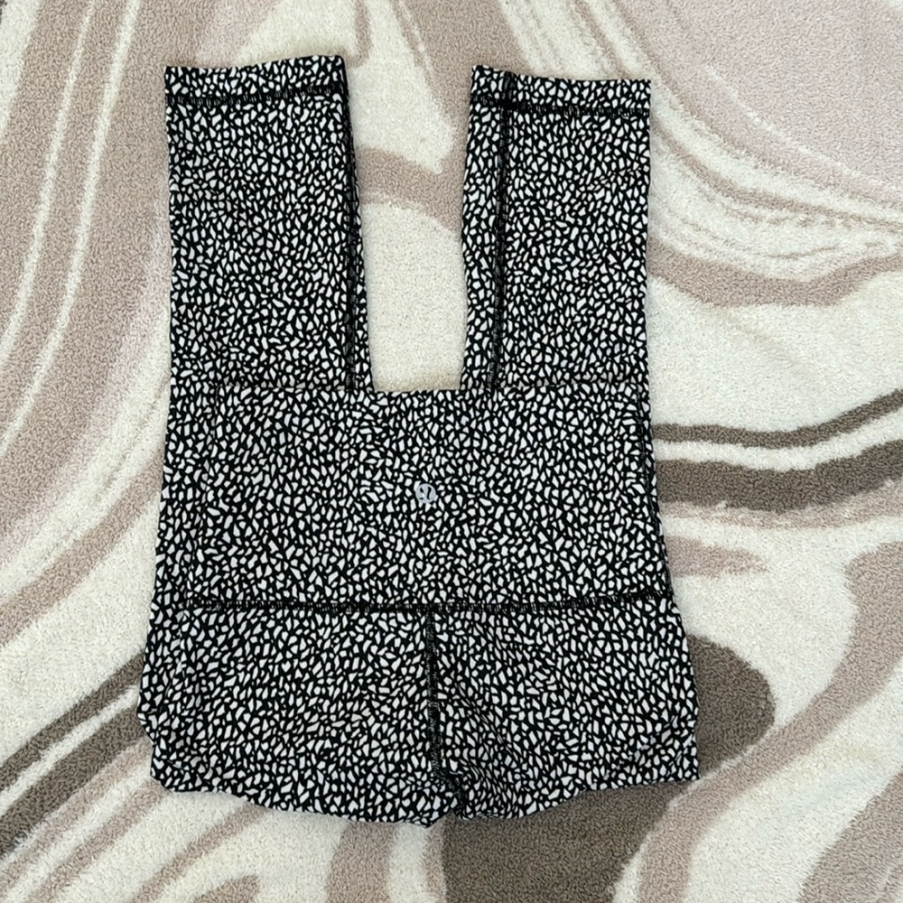 Lululemon Cropped Wunder Under Size 4